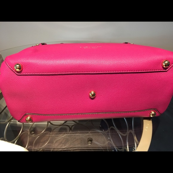 COPY - Authentic Burberry Banner bag in Fuchsia - Picture 4 of 8